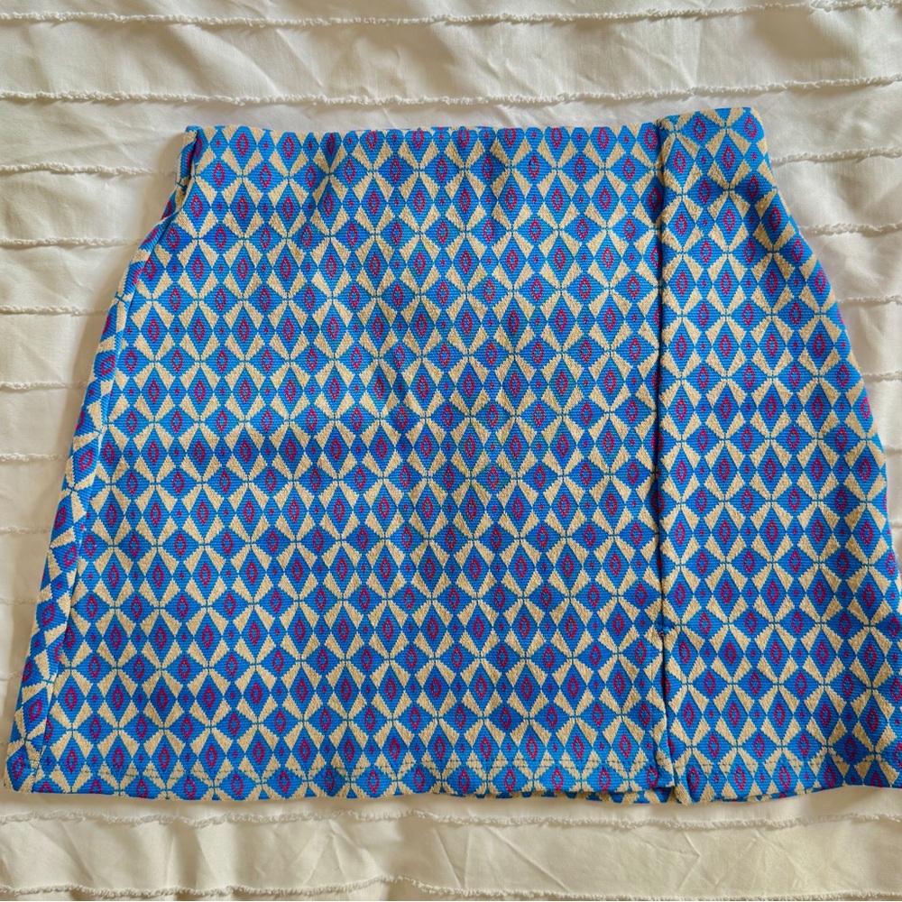 Pull&Bear Geometric Pattern Mini Skirt in Blue and Cream